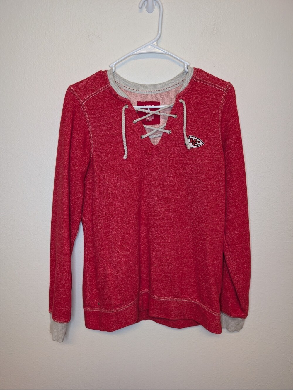 Antigua Kansas City Chiefs Embroidered Logo Sweatshirt Lace Up V-Neckline Size S
